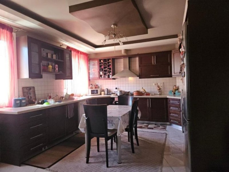 Neapoli Kreta, Neapoli: Geräumige Wohnung zu verkaufen Wohnung kaufen